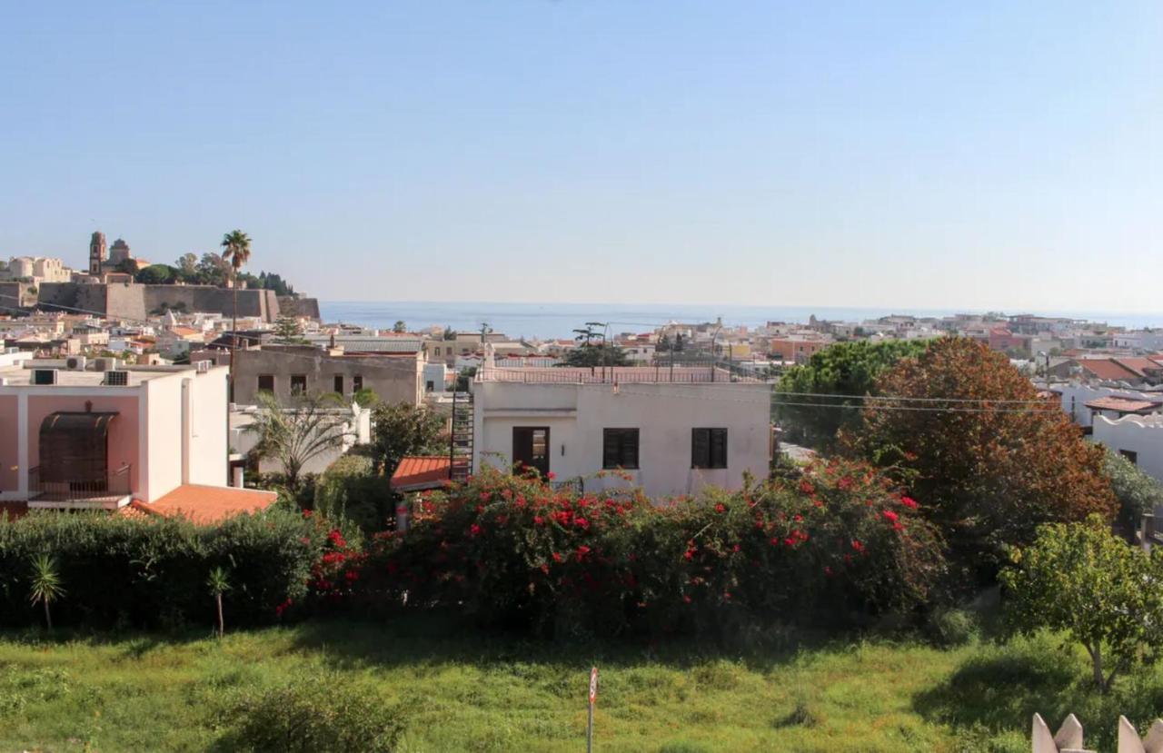 Casa Vacanza Artemis ลีปารี ภายนอก รูปภาพ