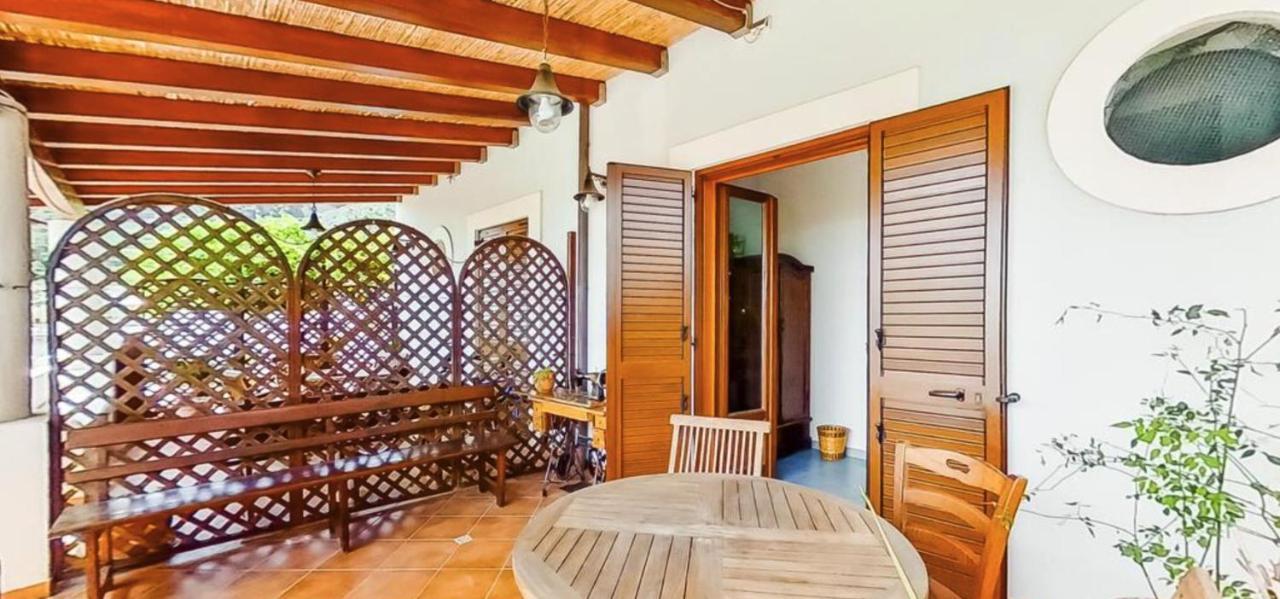 Casa Vacanza Artemis ลีปารี ภายนอก รูปภาพ