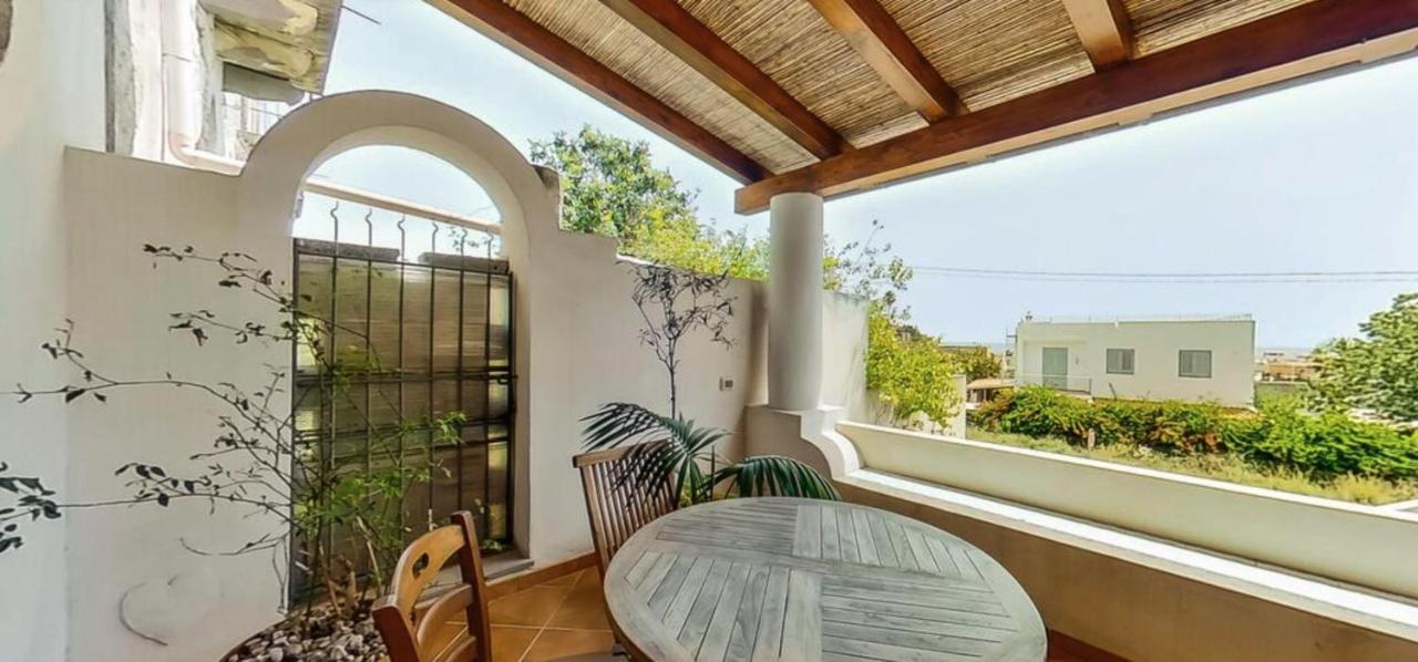 Casa Vacanza Artemis ลีปารี ภายนอก รูปภาพ